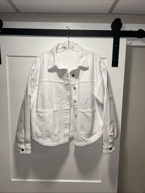 Zara White Relaxed Denim Jacket with Front Patch Pockets